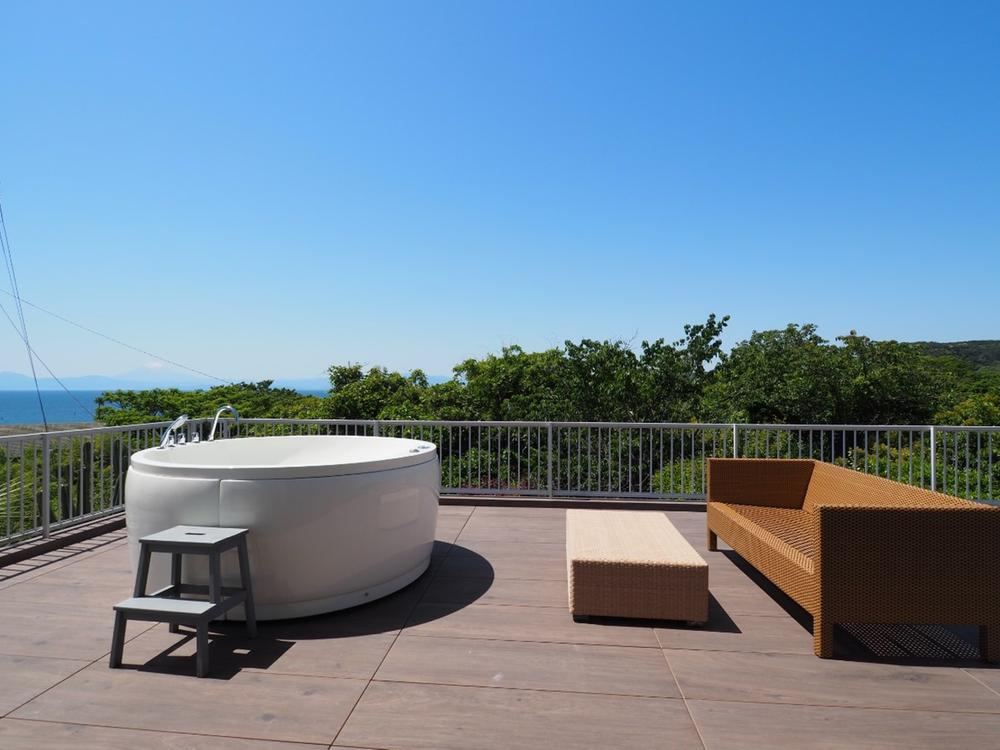Tropical Resort Villa with Ocean and Mount Fuji Views in Yokosuka - Photo 1