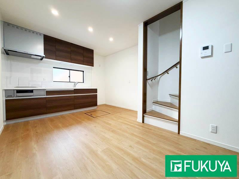 Recently Renovated 4DK House in Teradocho, Mukoshi - Photo 1