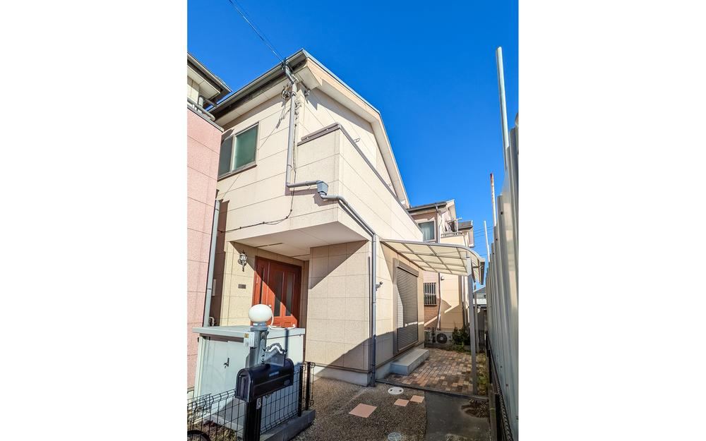 Sunny 4LDK Home with Parking in Adachi - Photo 1