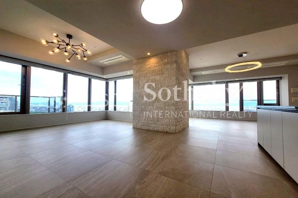3LDK apartment in Chuo Ward, Osaka - Photo 1
