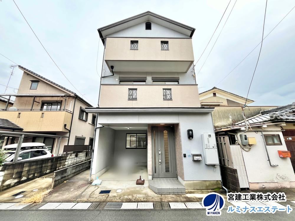 Ready-to-Move-In 3LDK House Near Nagaokakyo Station - Photo 1