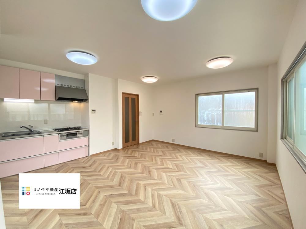 Renovated 4LDK House with Garage in Toyonaka - Photo 1