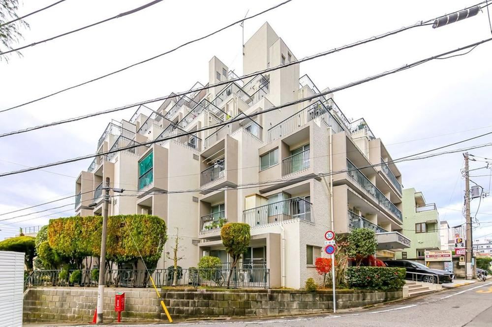 1R Apartment with Great Sunlight Near Meguro Station - Photo 1