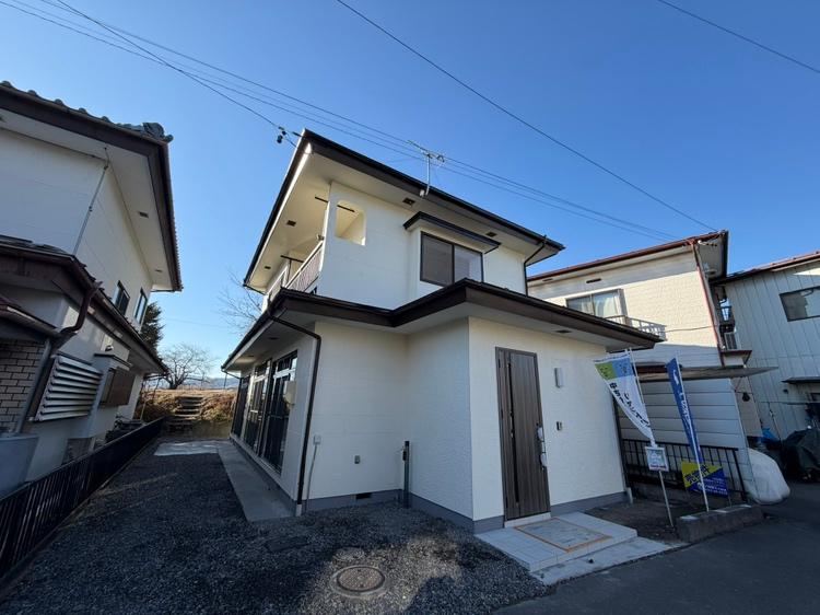 Renovated 3LDK House in Okaya - Photo 1