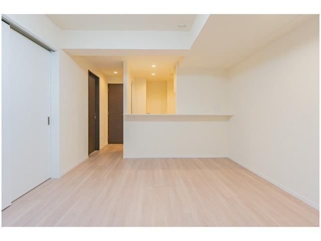 Direct Sale Renovated 3LDK Apartment - Photo 1