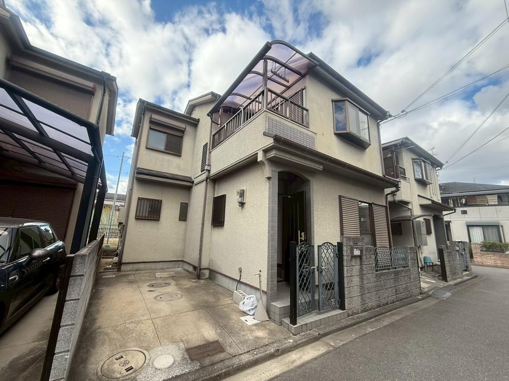 Well-Maintained 4DK House in Habikino - Photo 1