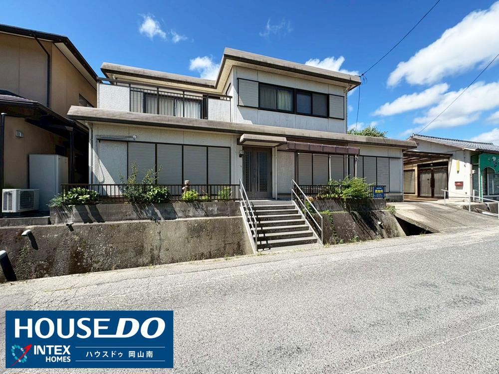 Eco-Friendly 5LDK Home with Solar Power - Photo 1
