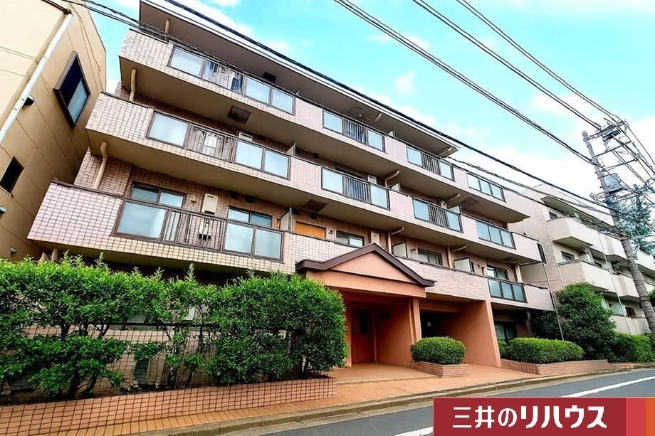 3LDK apartment in Setagaya Ward, Tokyo - Photo 1