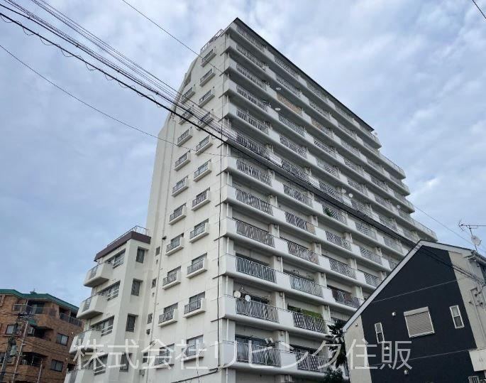 2DK Apartment with Roof Balcony in Suginami - Photo 1
