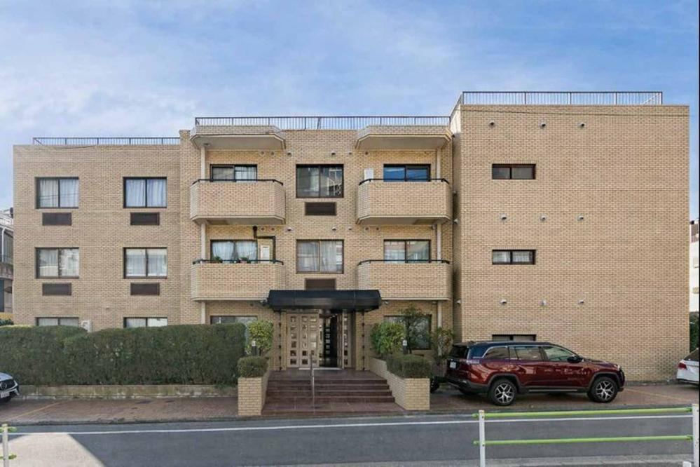 1LDK apartment in Minato Ward, Tokyo - Photo 1