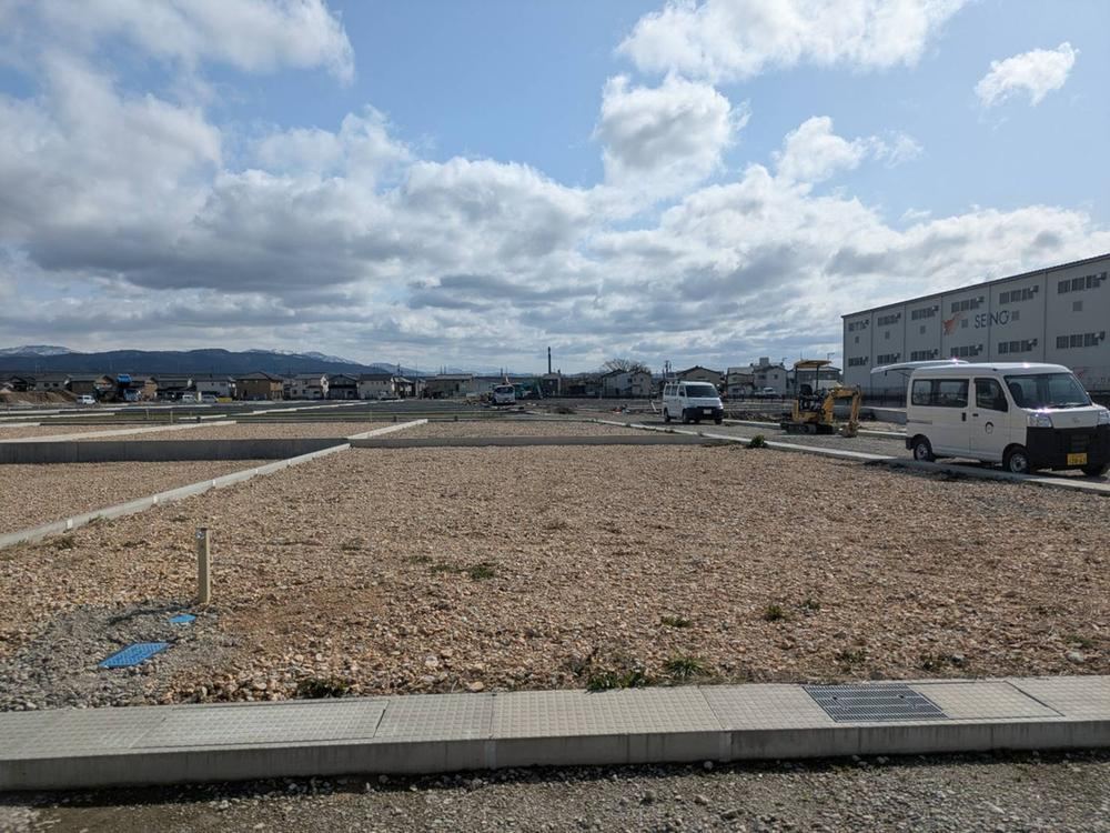 175 m² land in Nonoichi, Ishikawa - Photo 1