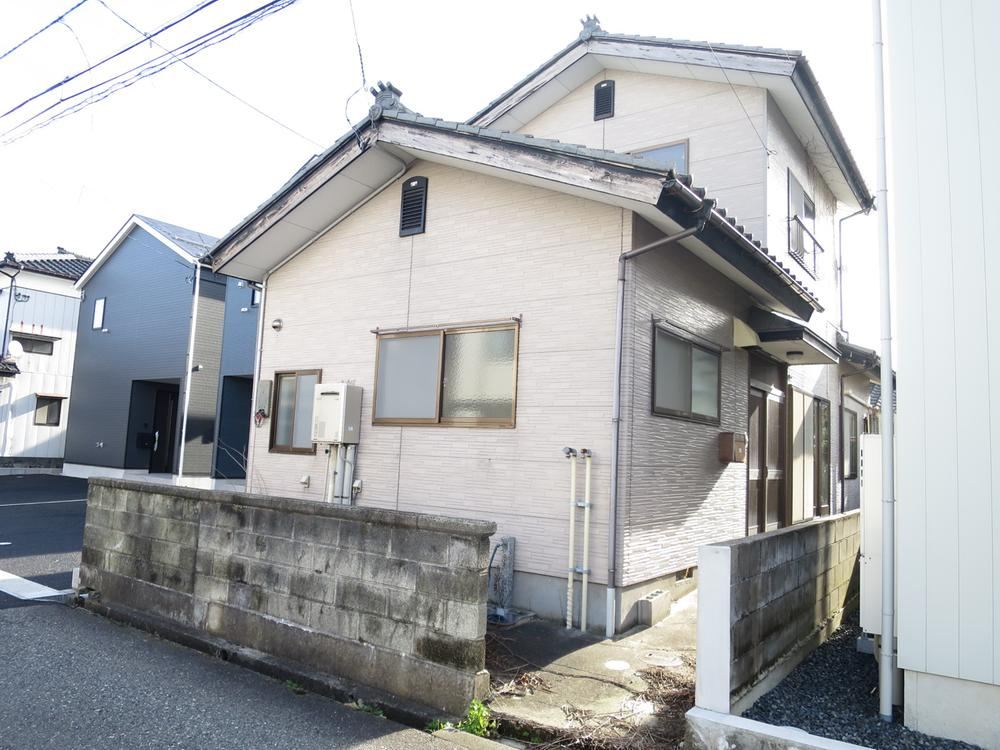Charming 3DK House in Honcho Near Shibata Station - Photo 1
