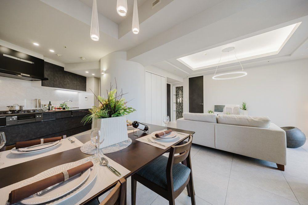 2LDK apartment in Minato Ward, Tokyo - Photo 1