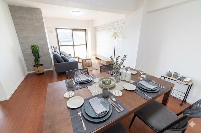 2LDK apartment in Izumiotsu, Osaka - Photo 1