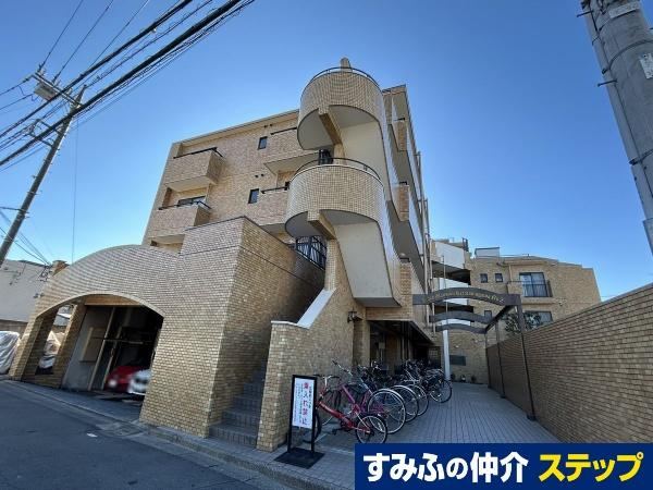 Spacious 2LDK Apartment in Chofu - Photo 1