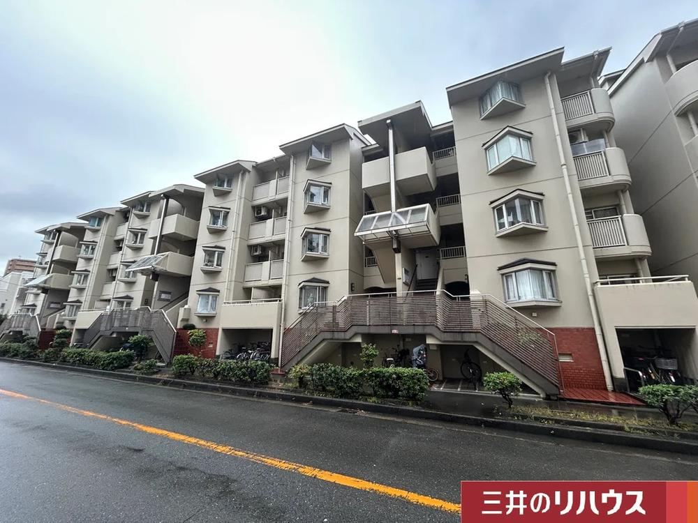 3LDK apartment in Joto Ward, Osaka - Photo 1