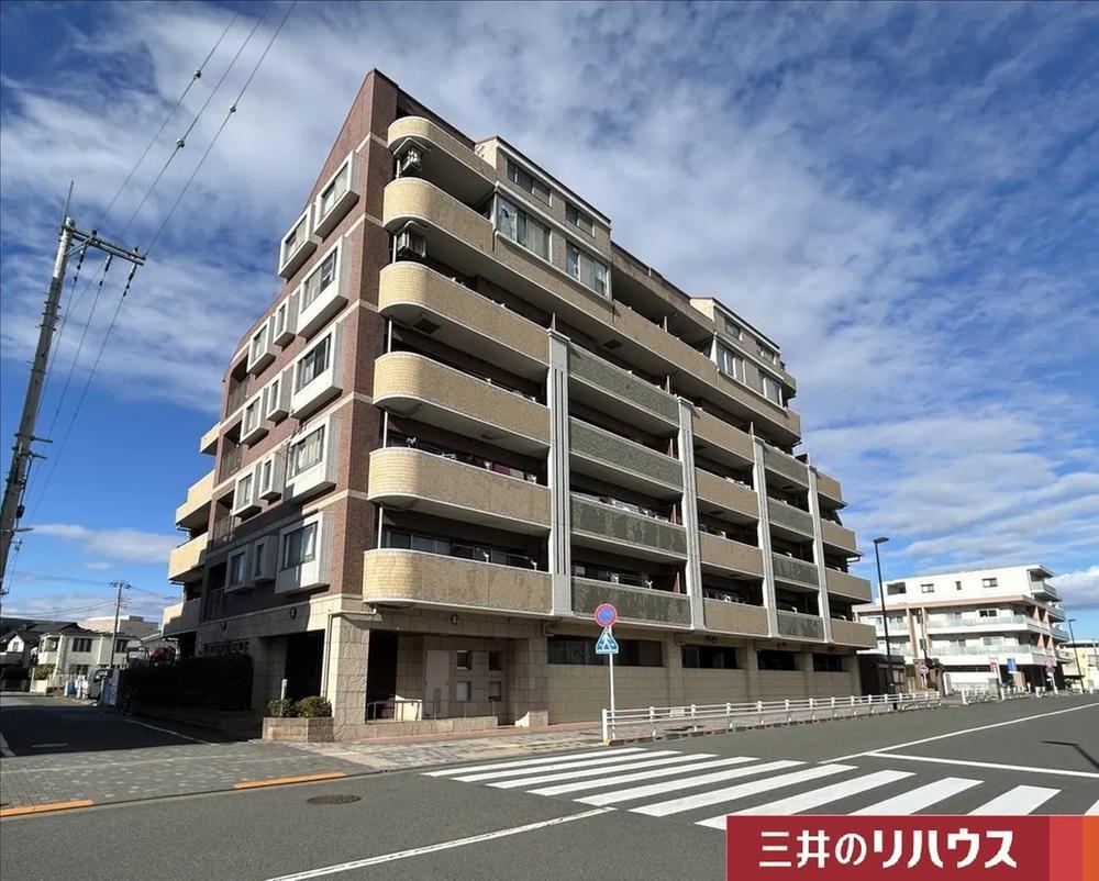 Cozy 2LDK Apartment in Nakagami Town - Photo 1