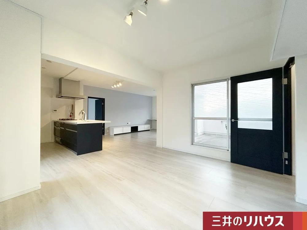 3LDK apartment in Nishinomiya, Hyogo - Photo 1