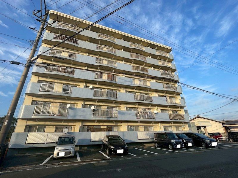 4DK apartment in Yukuhashi, Fukuoka - Photo 1