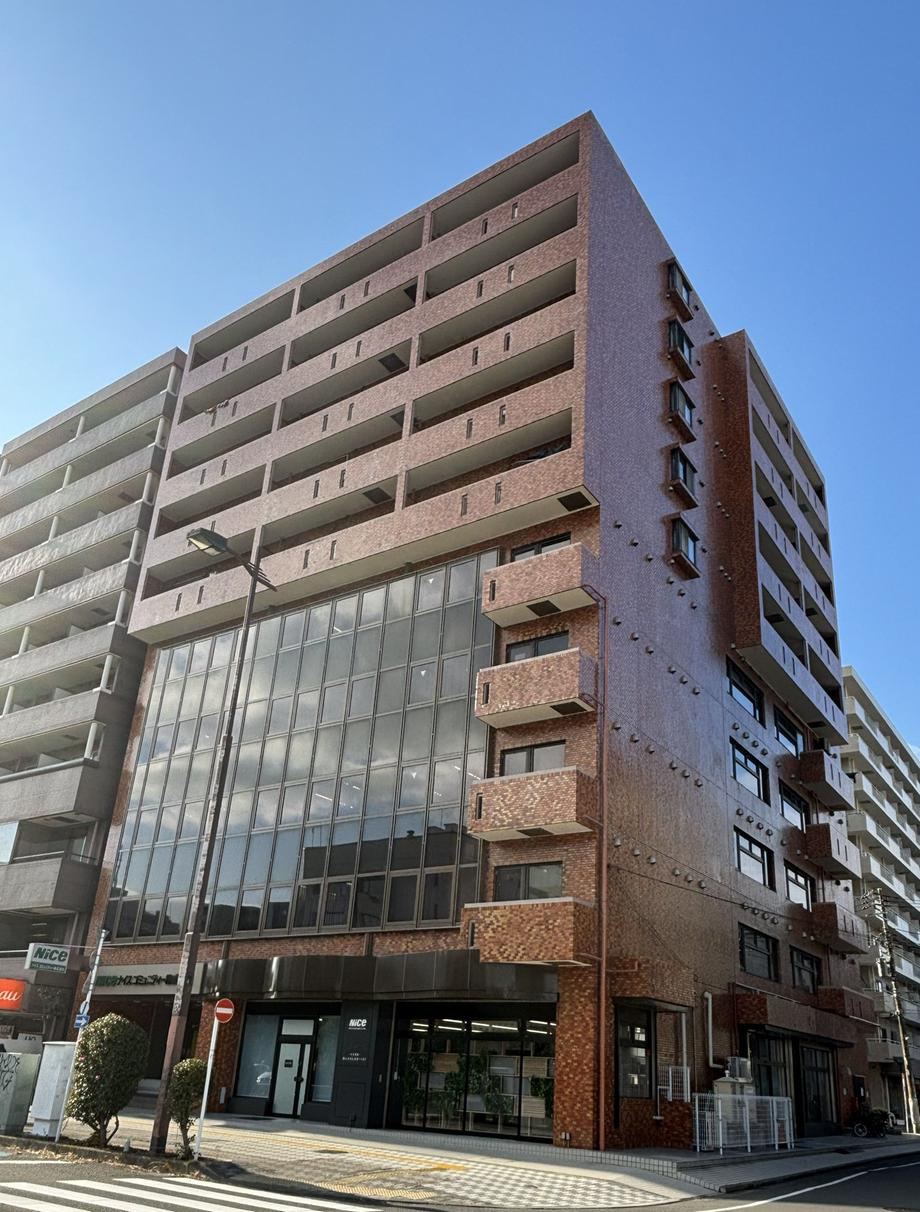 Convenient 2DK Apartment Near Tsurumi Station - Photo 1