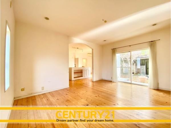 Spacious 4LDK House in Green Residential Area - Photo 1