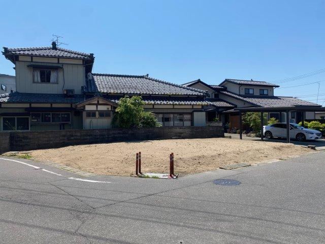 Corner Lot in Sunaoka, Niigata - Photo 1