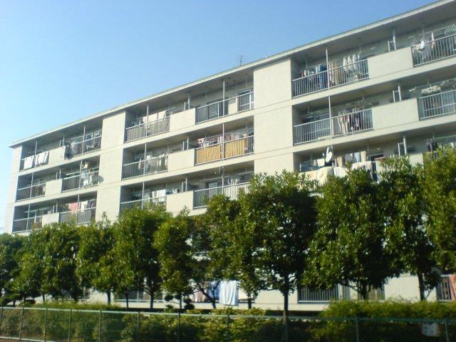 Sunny 3LDK Apartment in Kamimusouka - Photo 1