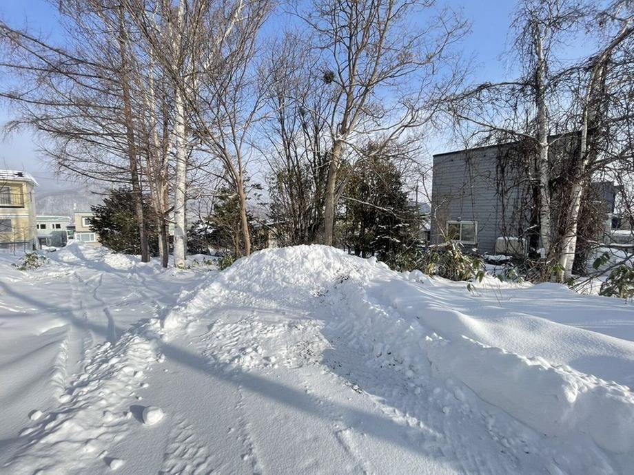 Spacious Corner Lot Over 150 Tsubo in Minami, Sapporo - Photo 1