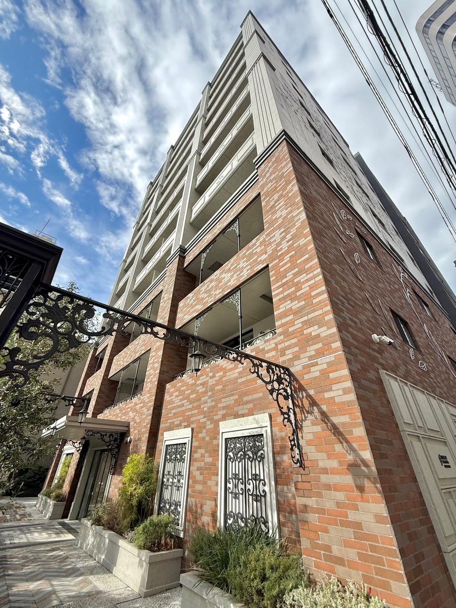 Modern 1LDK+S Apartment in Yokohama - Photo 1