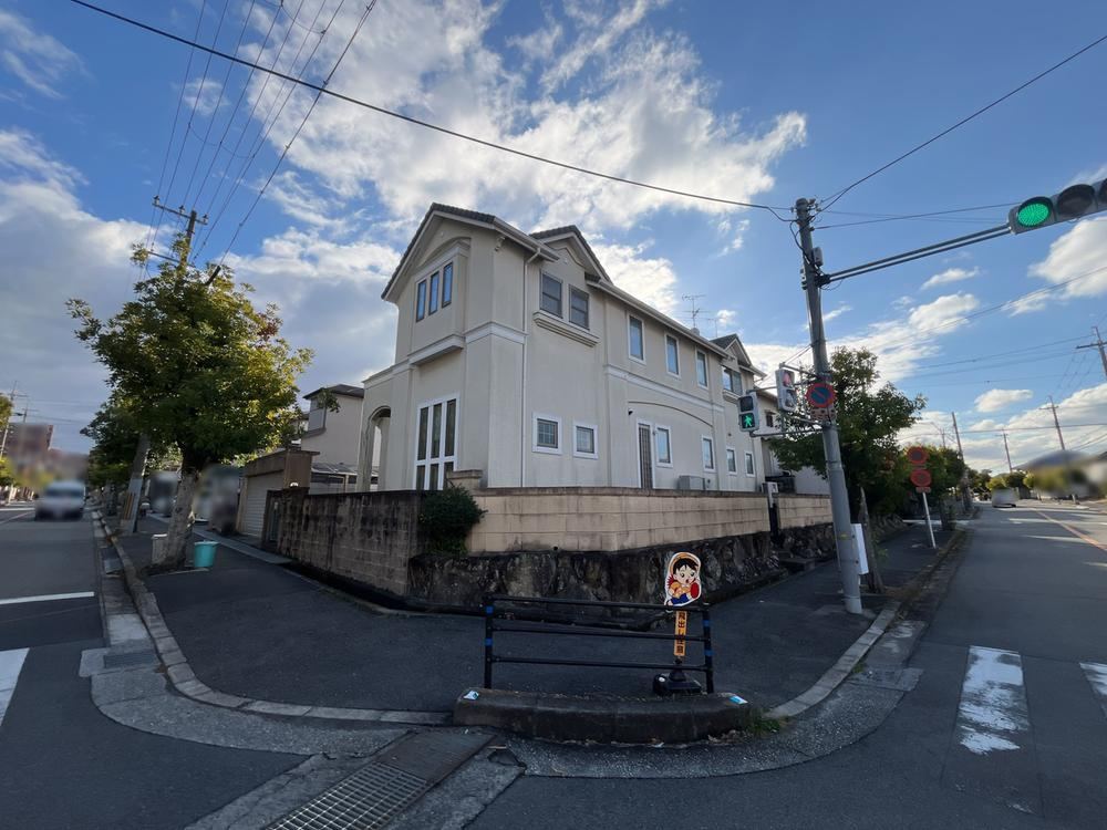Spacious 4LDK+2S Home Built by Sumitomo Forestry in Osaka-Sayama - Photo 1