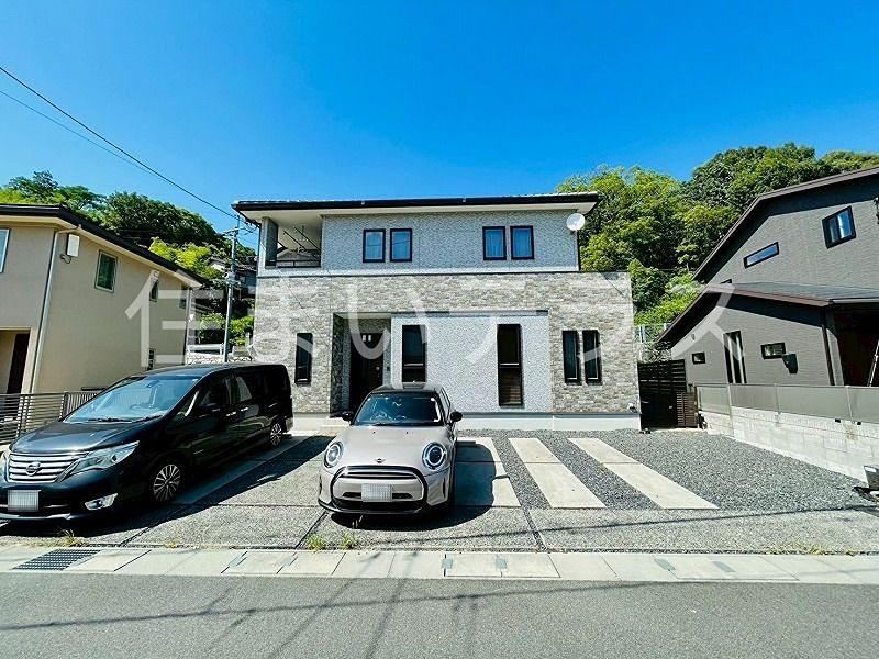 Spacious 4LDK House on Large Lot - Photo 1