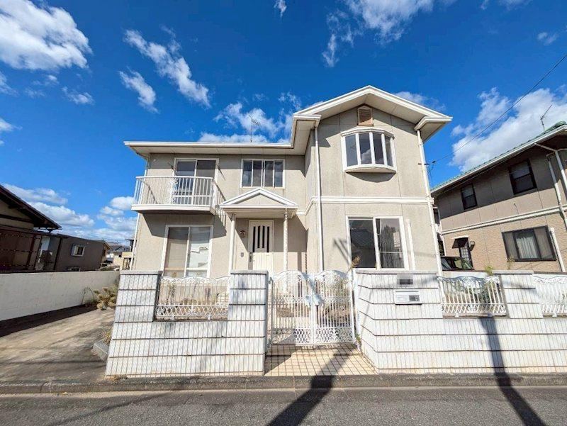 Well-Maintained 4LDK Home by Daiwa House in Kurashiki - Photo 1