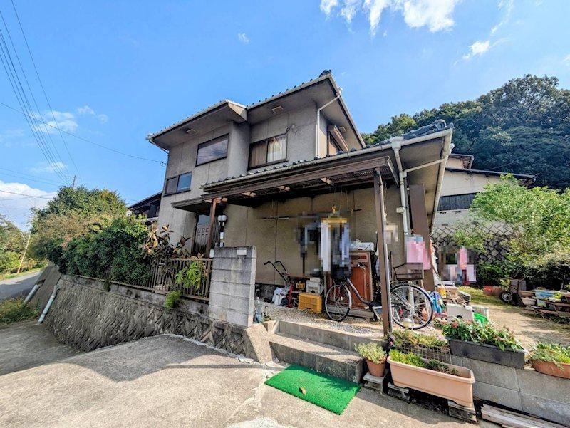Spacious 6LDK House with Large Lot in Kurashiki - Photo 1