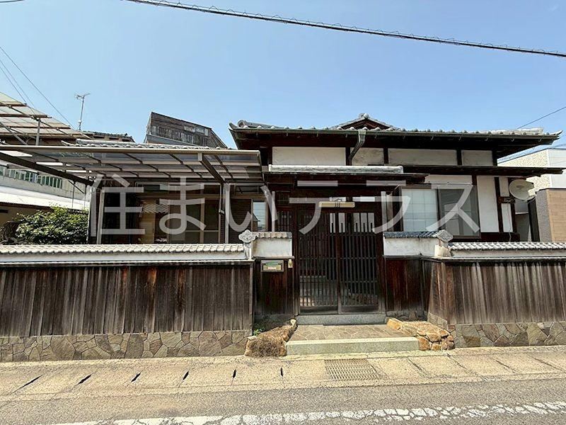 Traditional Japanese House in Kurashiki - Photo 1