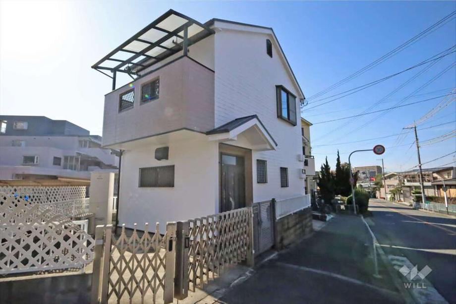 Upcoming Renovated 3LDK House in Suita - Photo 1