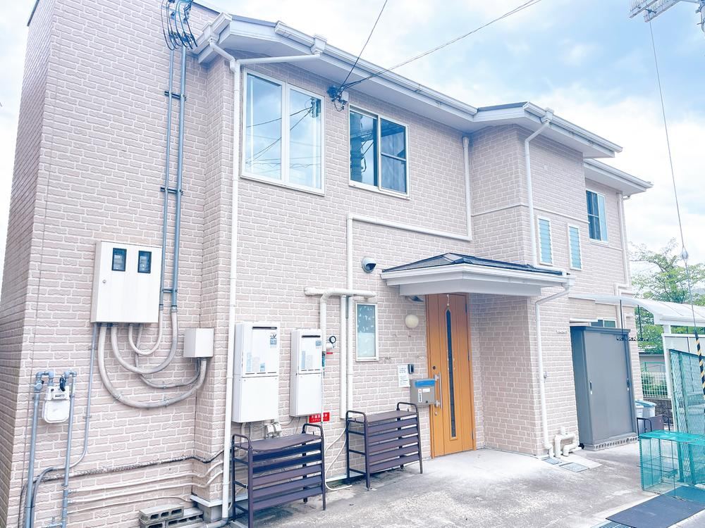 Expansive 9LDK House with Garden in Myokenzaka - Photo 1