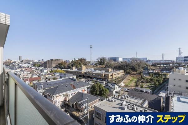 Top Floor 2LDK Apartment with Great Views - Photo 1