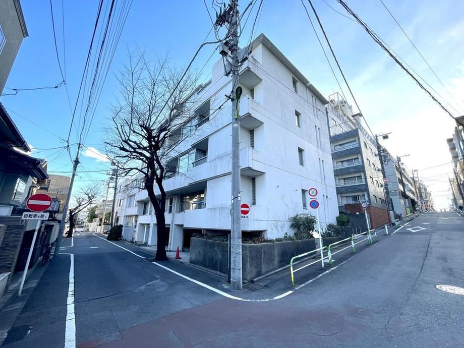 3LDK apartment in Setagaya Ward, Tokyo - Photo 1