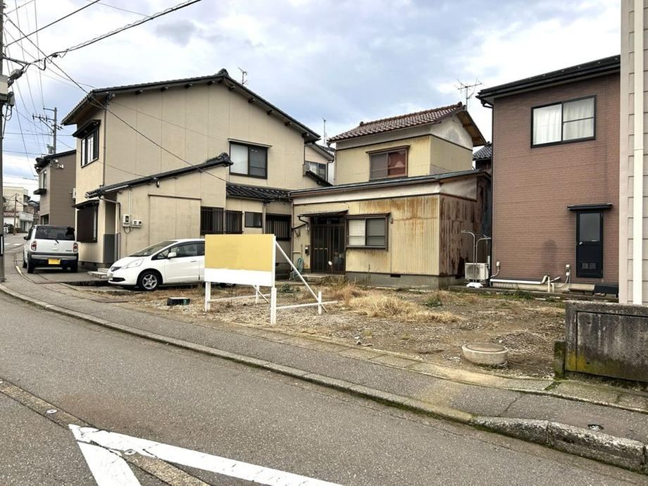 83 m² land in Kanazawa, Ishikawa - Photo 1