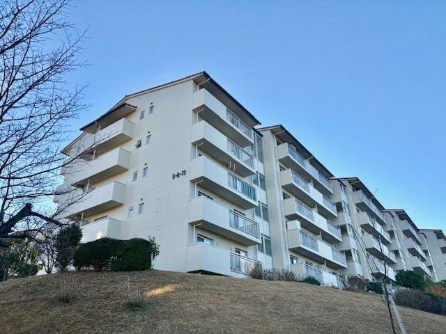 Top Floor 3LDK Apartment in Ochiai - Photo 1