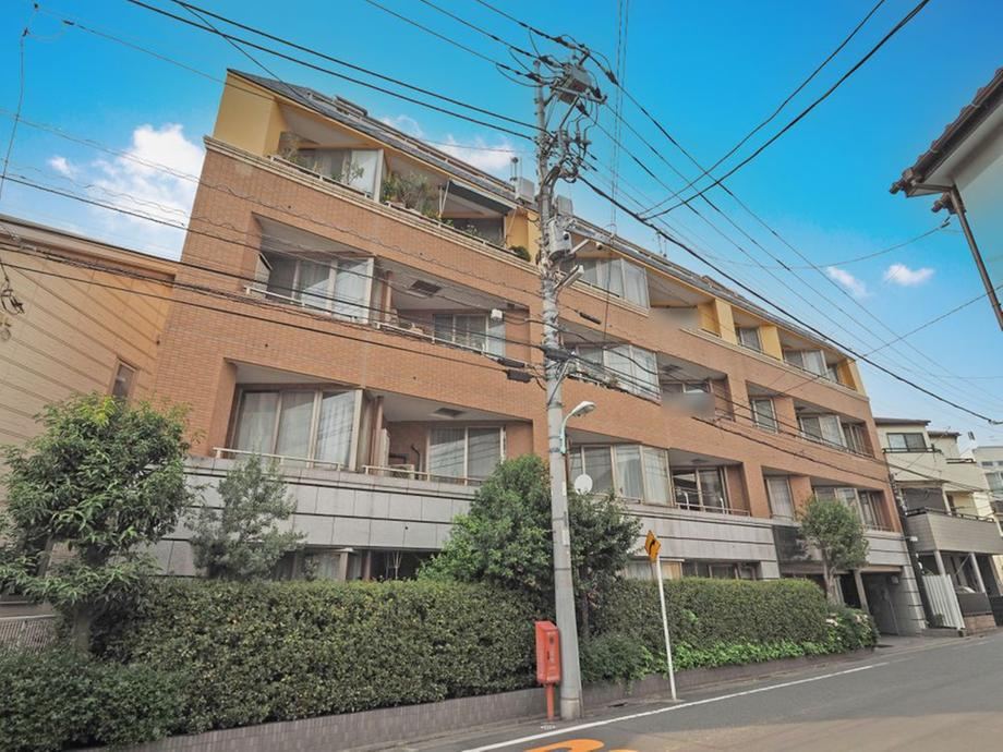 Renovated Apartment in Meguro with 2LDK Layout - Photo 1