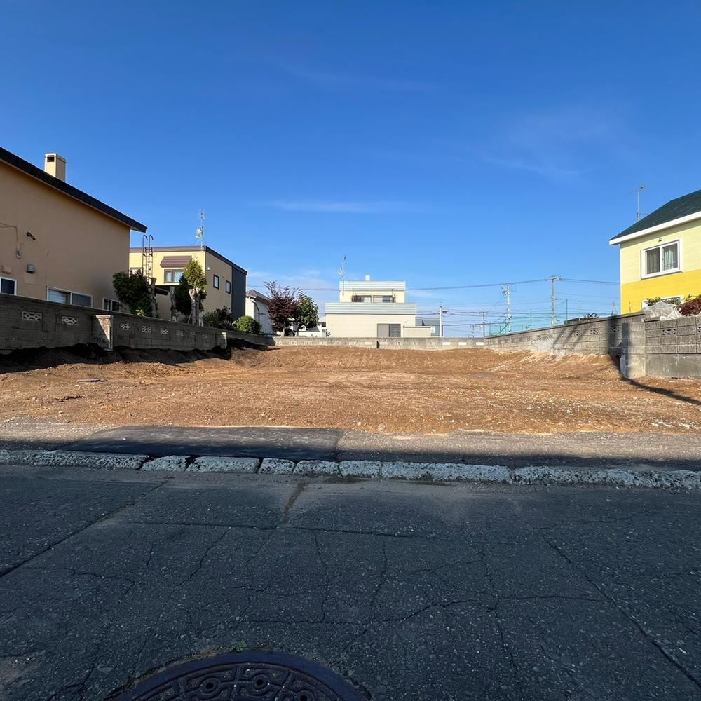 303 m² land in Atsubetsu Ward, Sapporo, Hokkaido - Photo 1