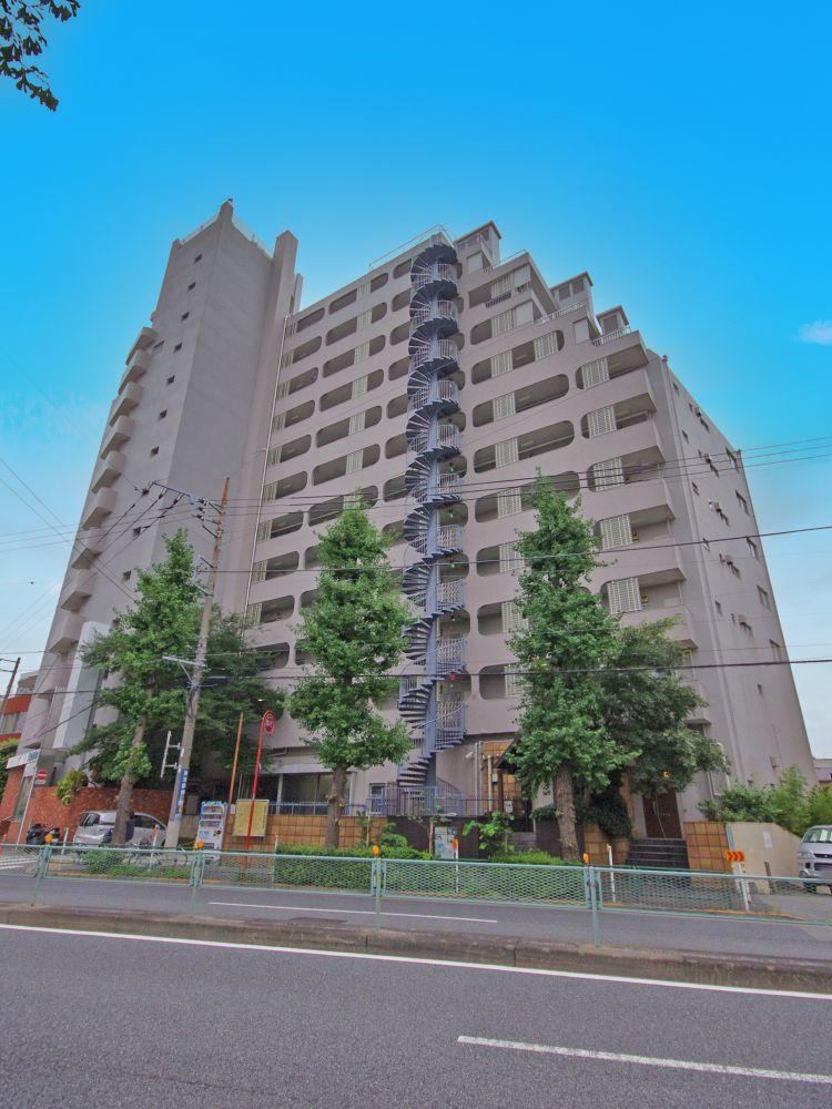 Charming 1LDK Apartment in Jiyugaoka - Photo 1