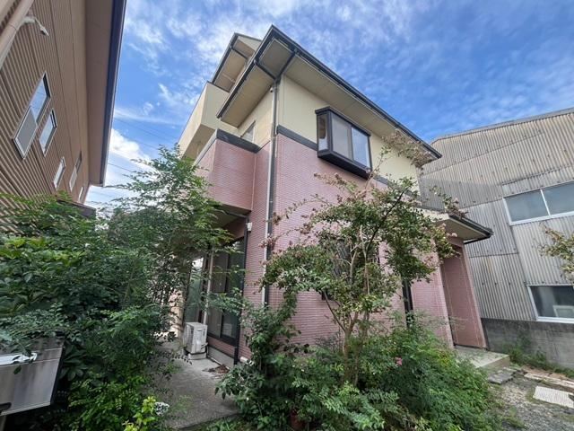 Modern 3LDK+2S Detached House Near Minami Yoshida, Matsuyama - Photo 1