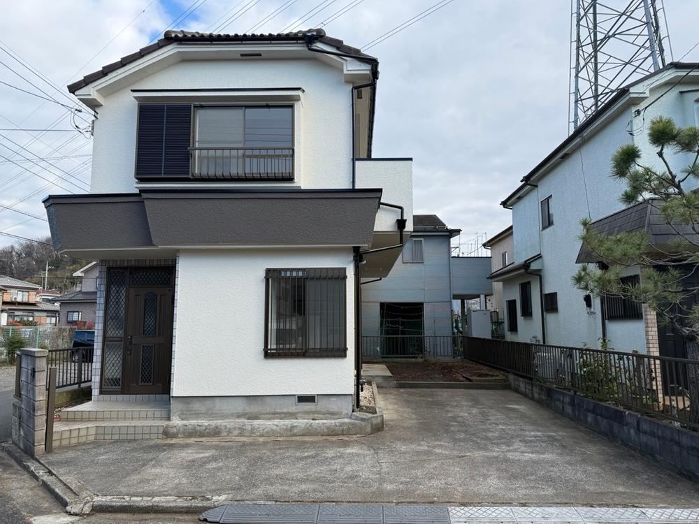 Charming 3LDK House with Recent Renovations - Photo 1