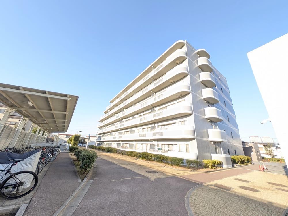 Renovated 3LDK Apartment in Sakura - Photo 1