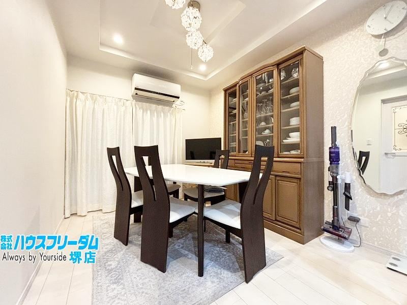 Spacious 4LDK Home in Sakai - Photo 1