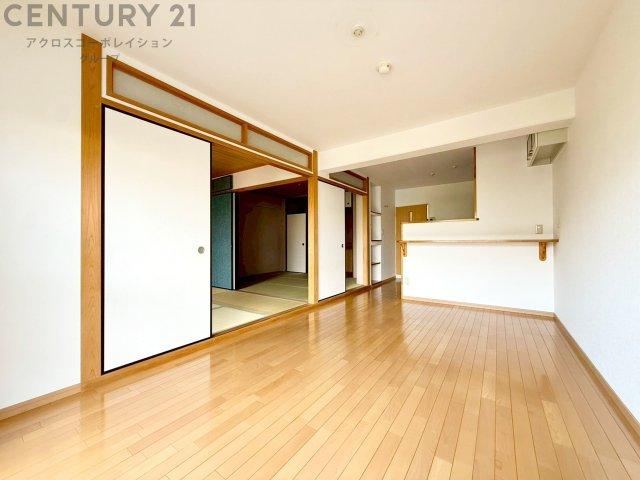 3LDK apartment in Itami, Hyogo - Photo 1