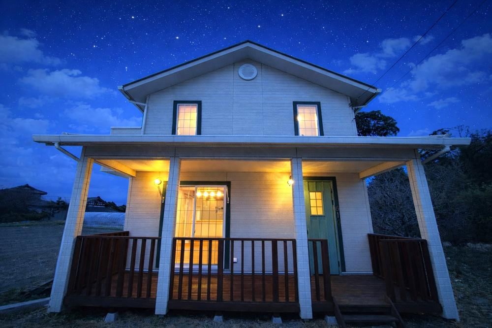 Spacious 2LDK House with Early American Design - Photo 1