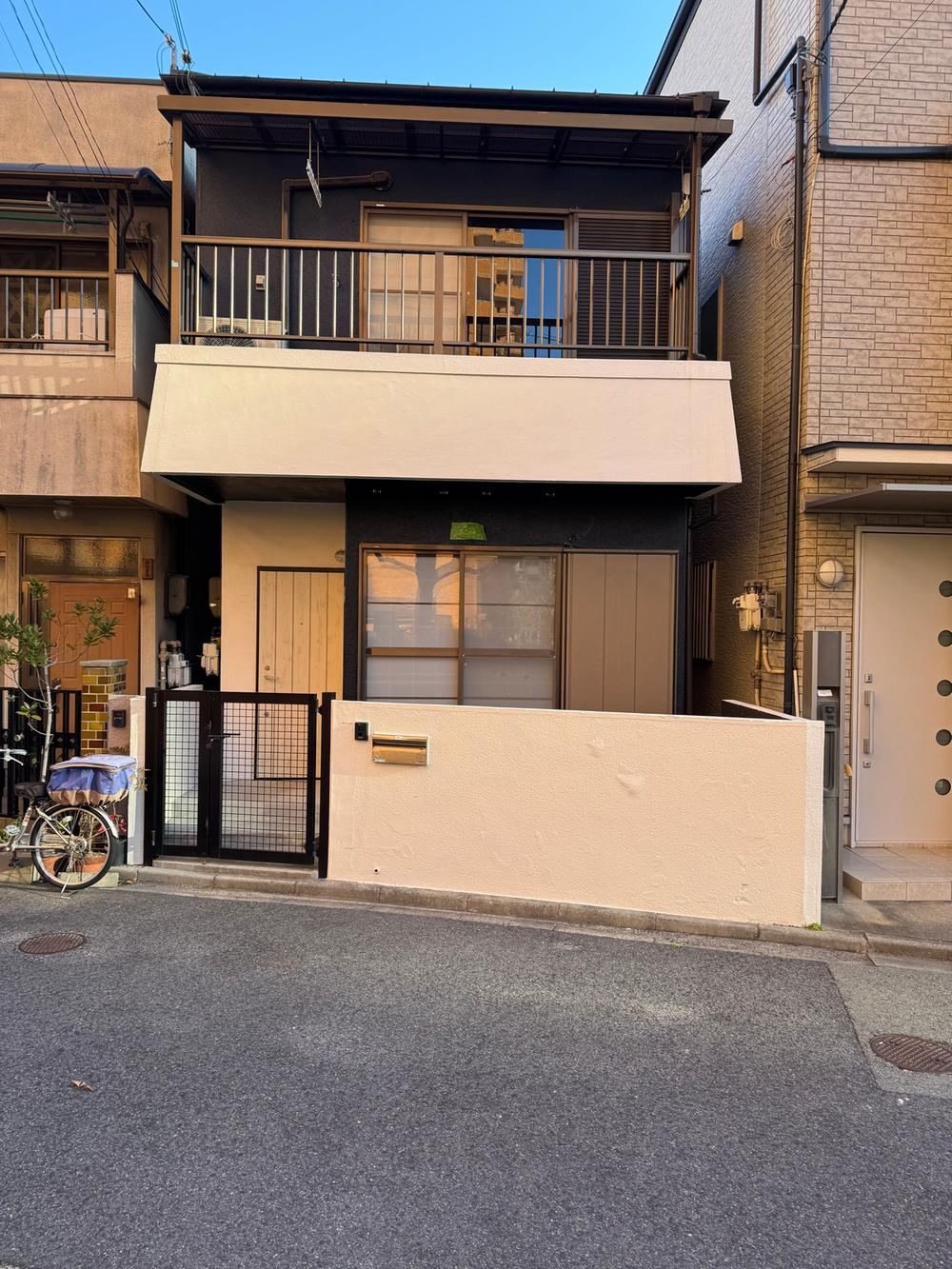 Modern 2LDK House Near Shin-Osaka Station - Photo 1